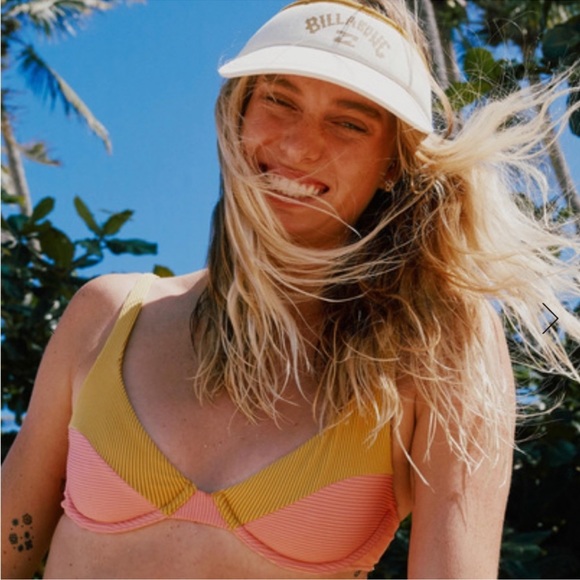NEW BILLABONG! Hi Life Paneled Swim Top - Picture 2 of 6